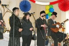 RATHAUSSTUERMUNG_12