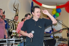 RATHAUSSTUERMUNG_14