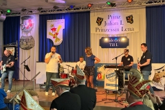 RATHAUSSTUERMUNG_04